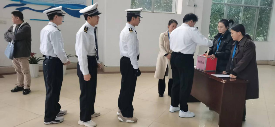 1701933043798381.png 1701933043798381.png